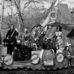 The Raconteurs — Old Enough
